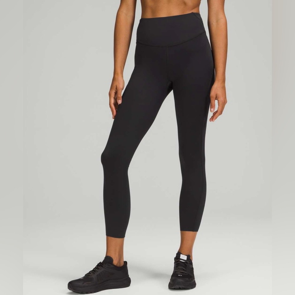 Lululemon base pace high rise tight 25" black womens 6 athleisure running